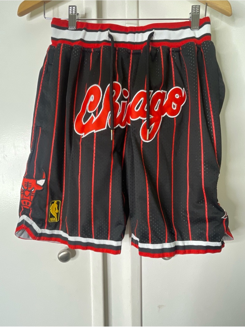 Mitchell & Ness Chicago Bulls Just Don Shorts Mens Small NBA Streetwear EUC
